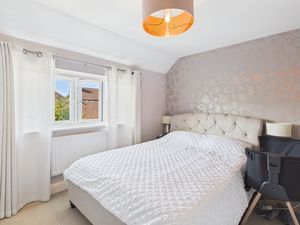 Bedroom- click for photo gallery